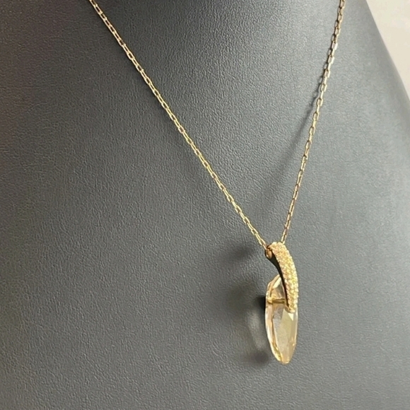 SWAROVSKI LARGE FACETED CRYSTAL GOLD NECKLACE SIGNATURE SWAN - Picture 7 of 11
